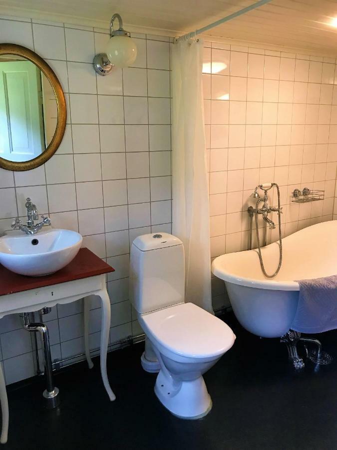 Sjoebacken Gard Bed & Breakfast Lerdala Dış mekan fotoğraf